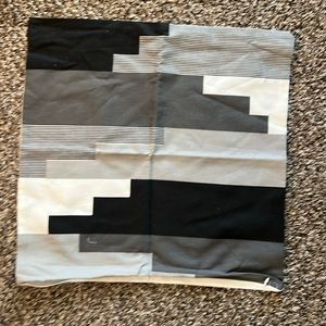 Woven nook pillow case